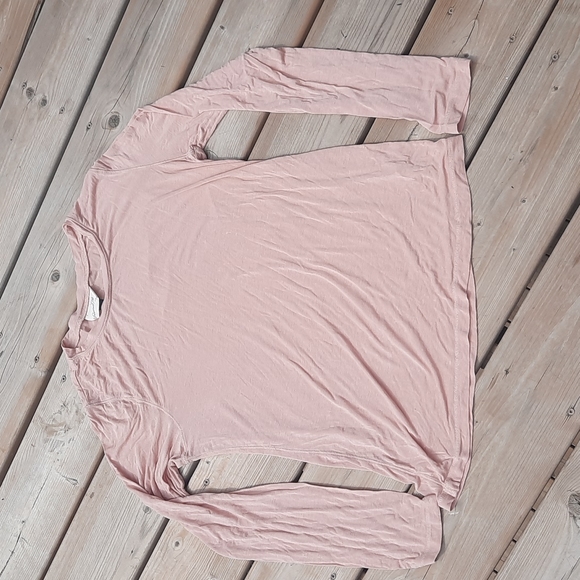 Universal Thread tee - Picture 1 of 8